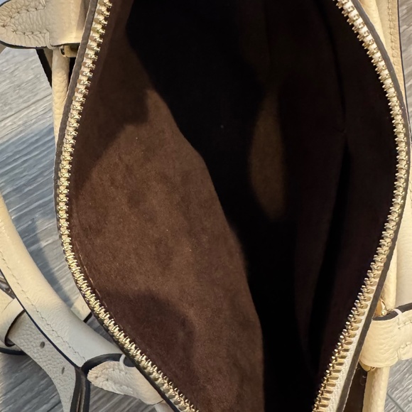 Louis Vuitton Cream Trianon PM - Picture 5 of 10